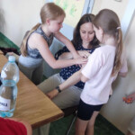 Kolejna edycja Kreatywnej Akademii Letniej już za nami! W tym roku w zajęciach warsztatowych wzięło udział 26 uczniów klas I-III i IV-VI szkół podstawowych z terenu miasta Tarnowa.