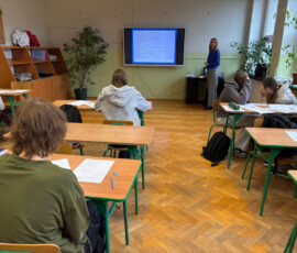 W dniach 19–25 października 2026 r. w ramach XVIII Ogólnopolskiego Tygodnia Kariery, którego hasłem przewodnim było: „Człowiek – serce każdej profesji”, w tarnowskich szkołach podstawowych odbyły się warsztaty z doradztwa zawodowego.